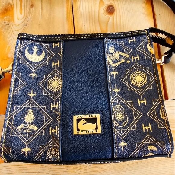 *EUC* Disney Star Wars Last Jedi Dooney & Bourke - Picture 1 of 6